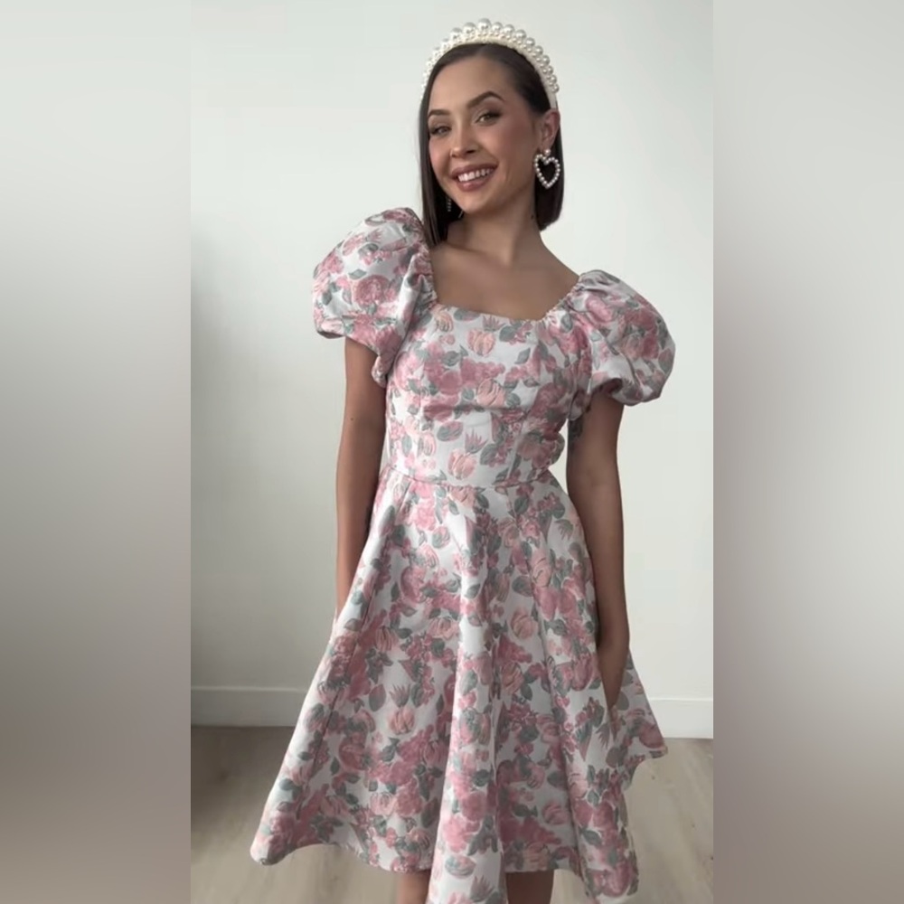 Ivy City Co Medium Ivanna Dress Only